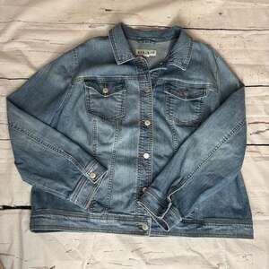 Ava & Viv Plus Size 2X Classic Denim Jacket